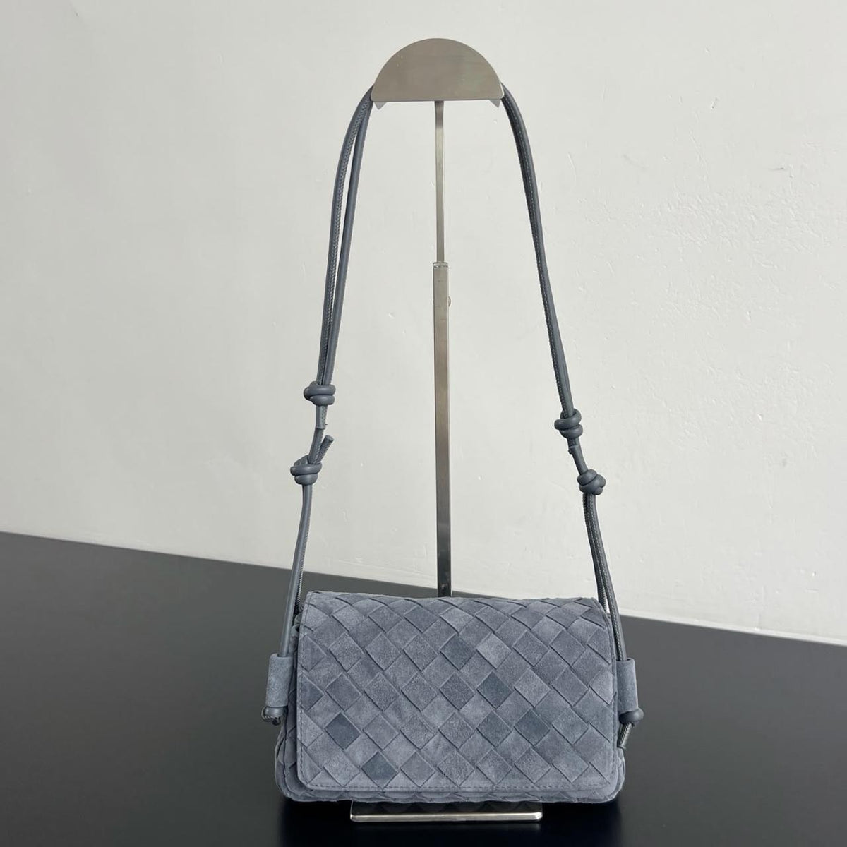 Ladies bo**ega bags