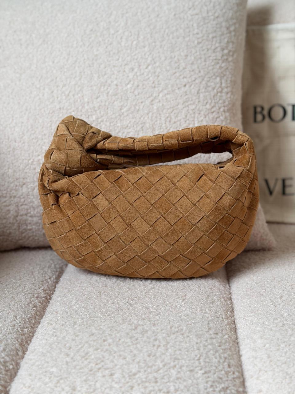 Ladies bo**ega bags