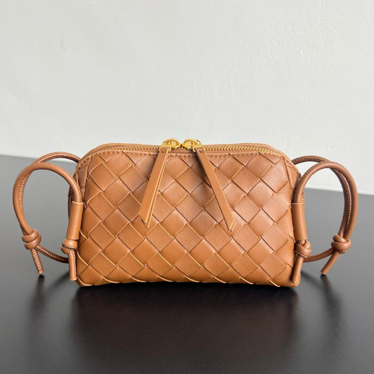 Ladies bo**ega bags