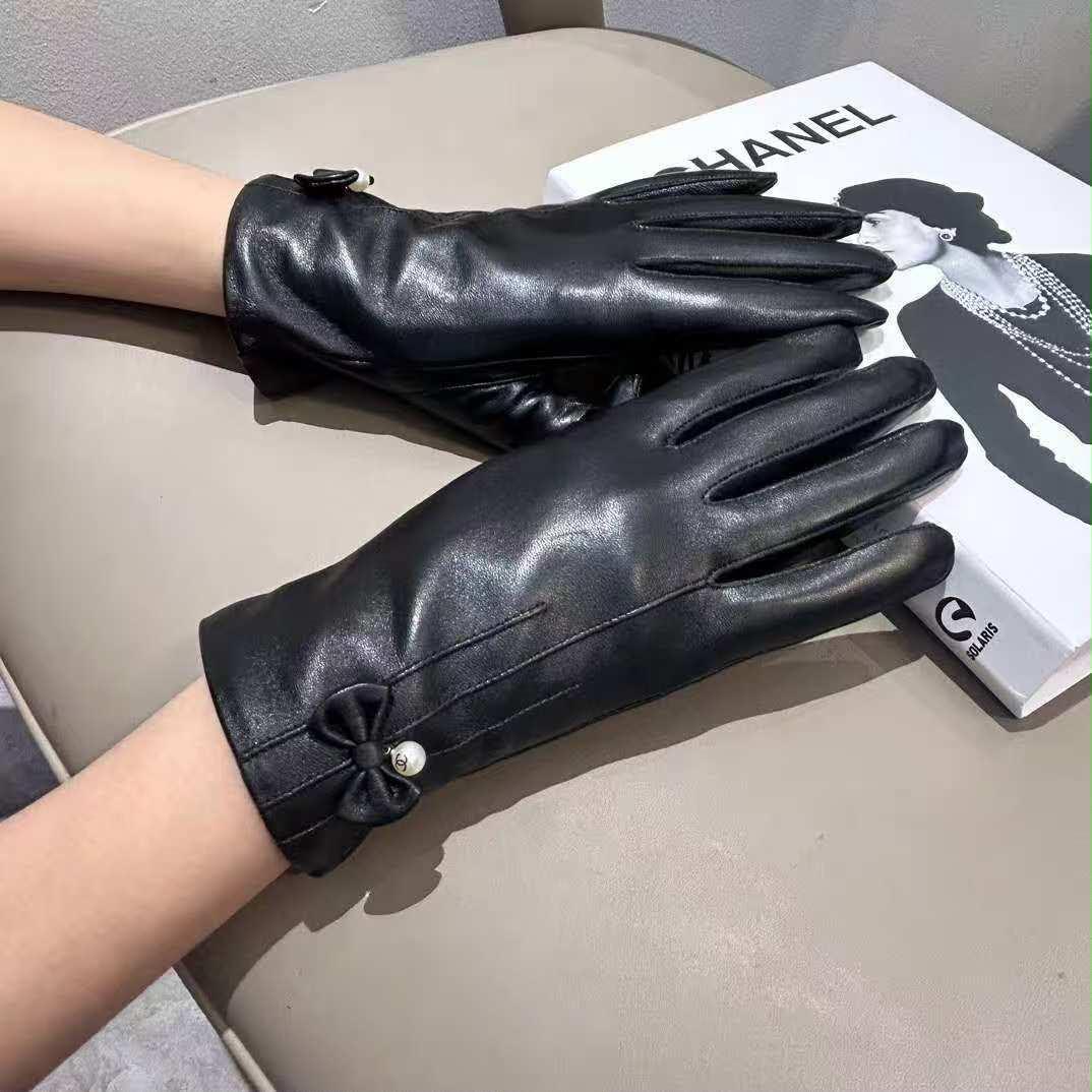 Ladies leggings & gloves