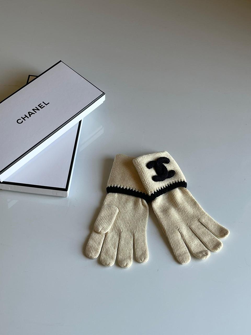Ladies leggings & gloves