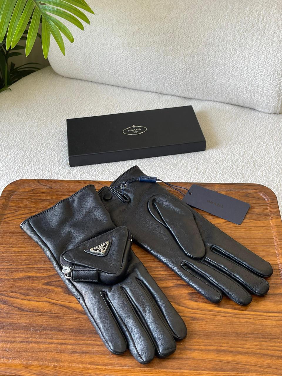 Ladies leggings & gloves