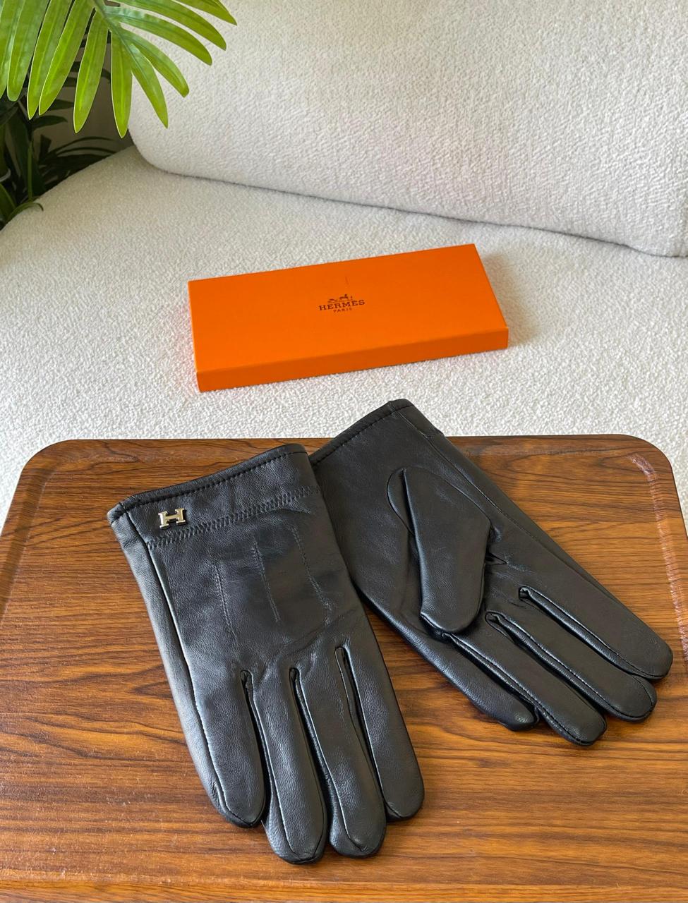 Ladies leggings & gloves