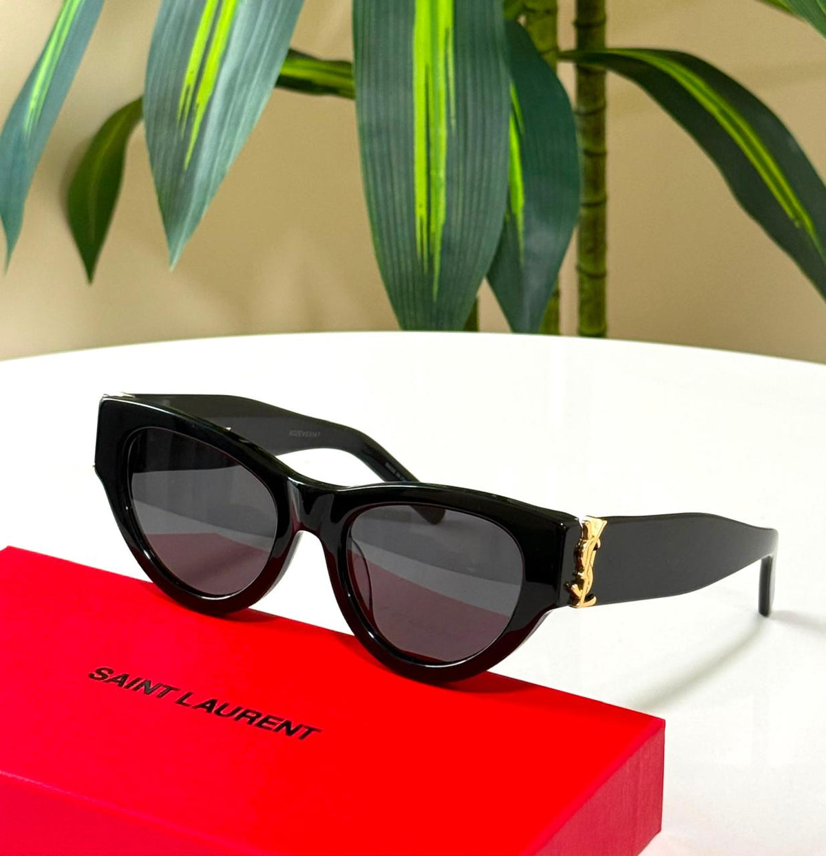 Ladies sunglasses