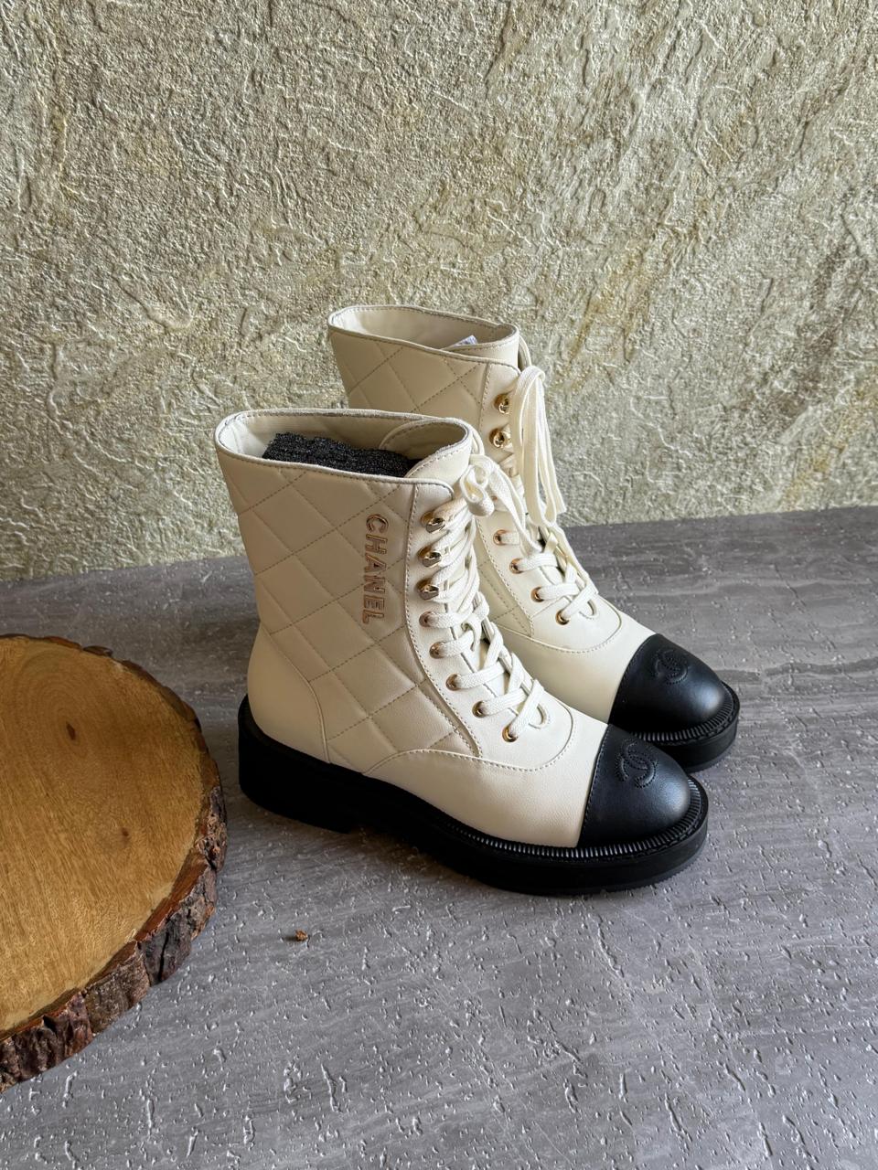 Ladies boots