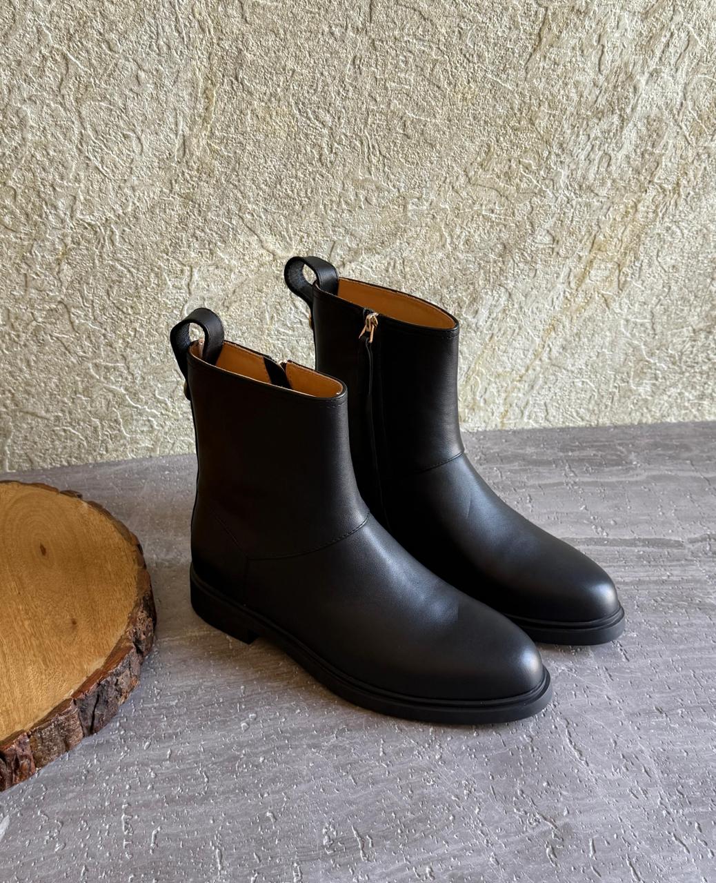 Ladies boots