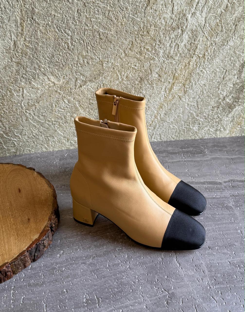 Ladies boots