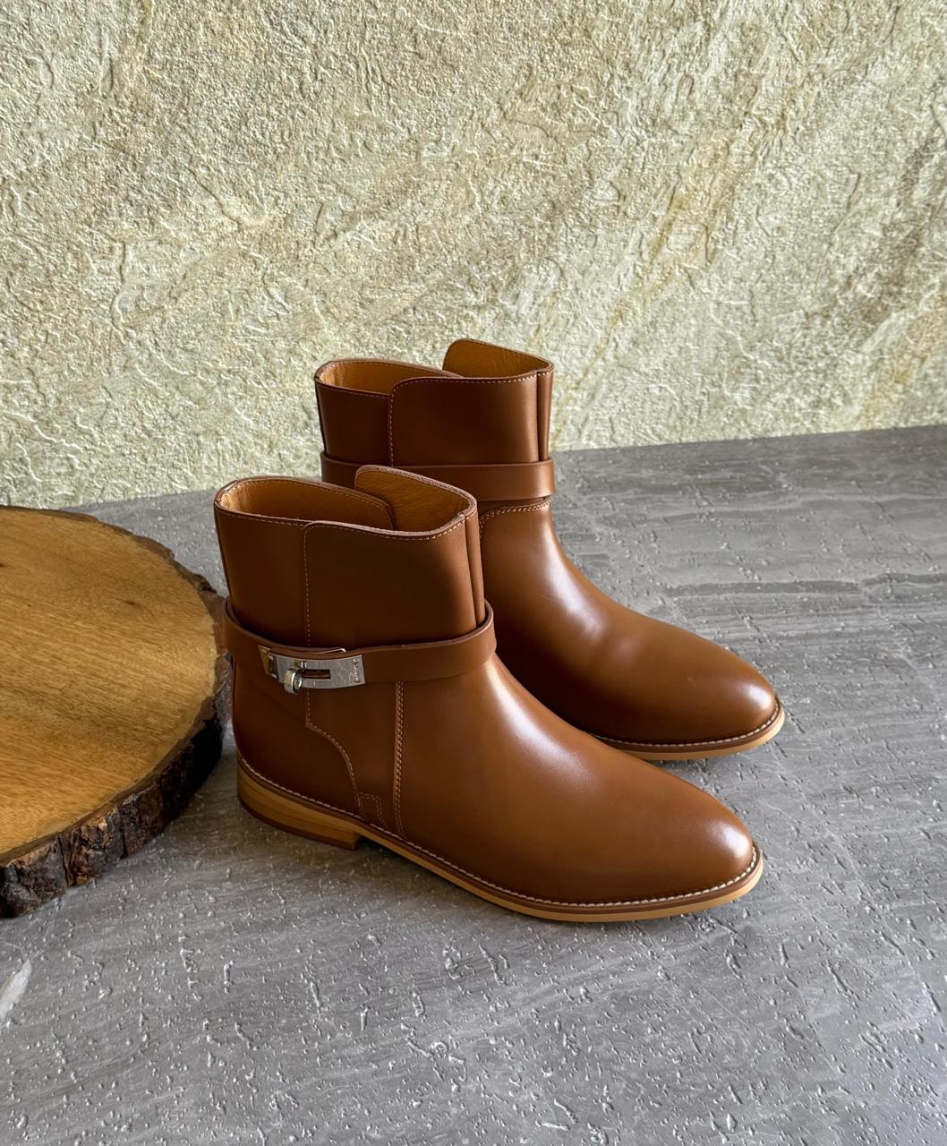 Ladies boots