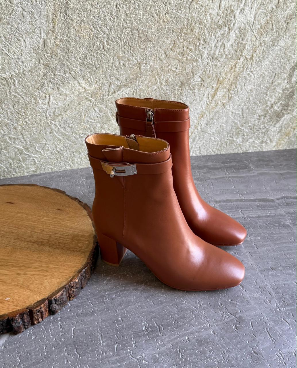 Ladies boots
