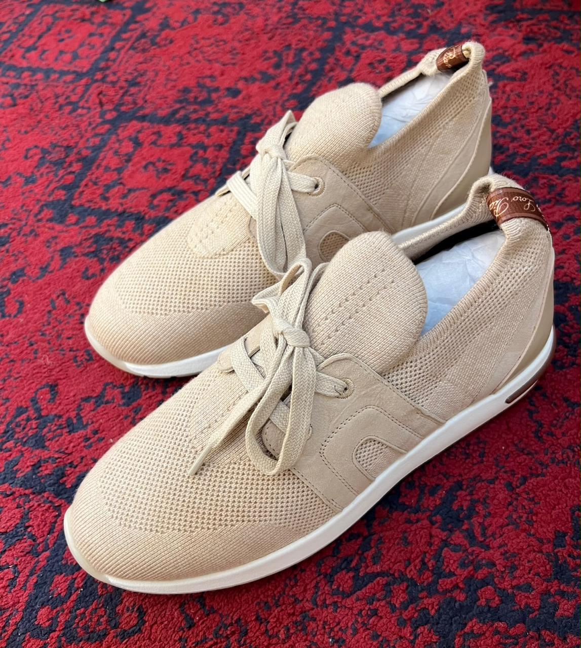Ladies sneakers