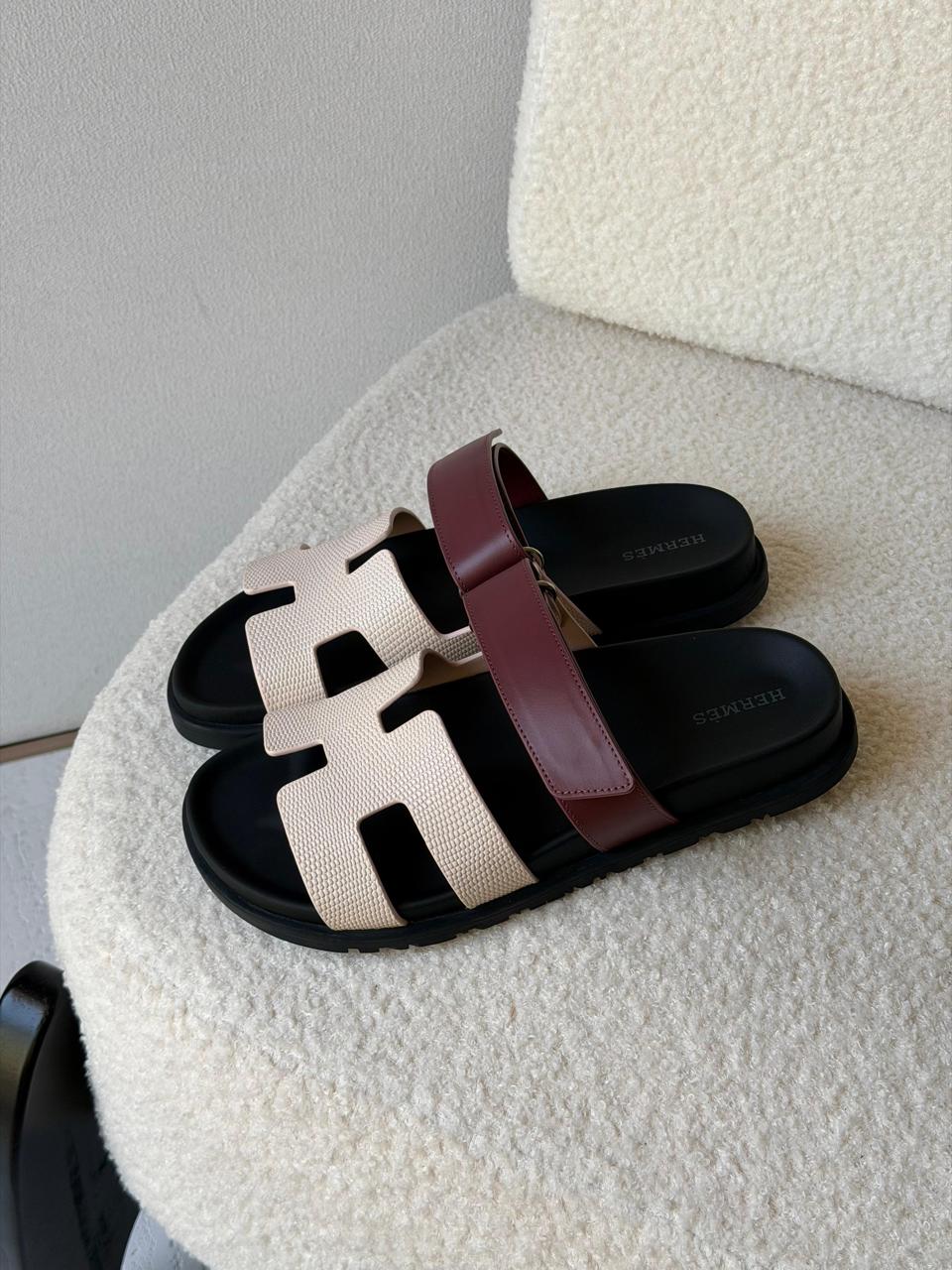 Ladies flats