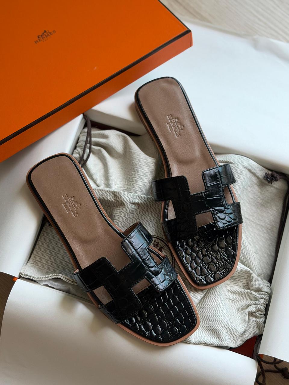 Ladies flats