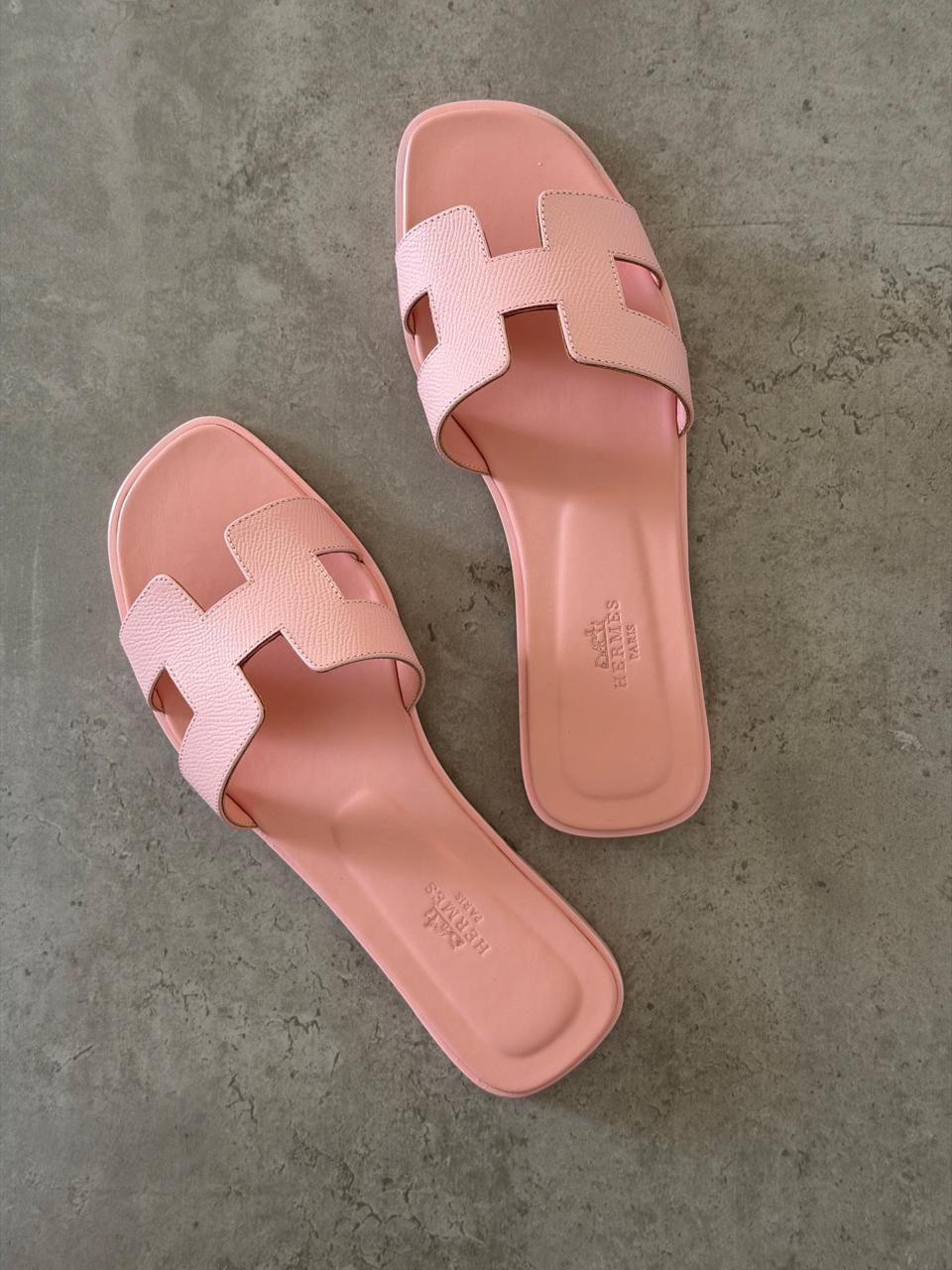 Ladies flats
