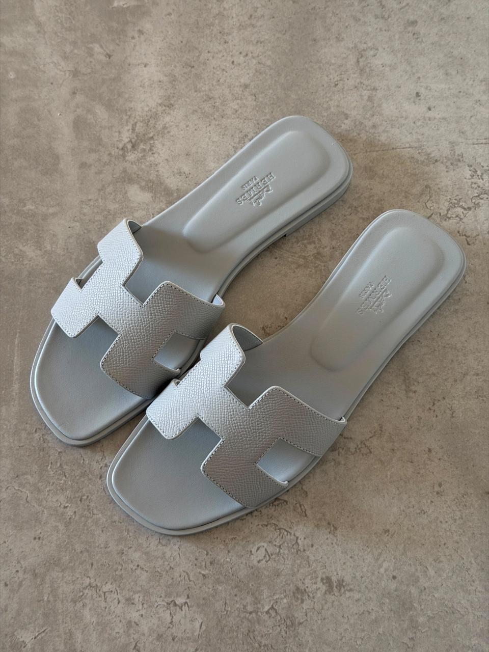 Ladies flats