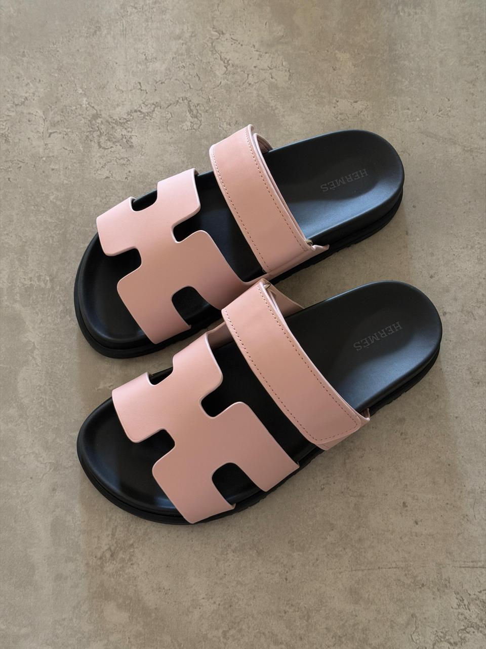 Ladies flats