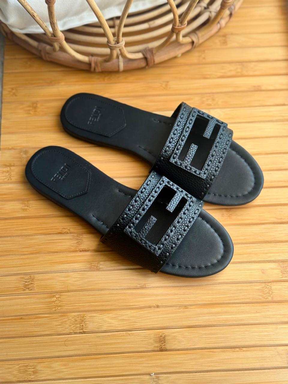 Ladies flats