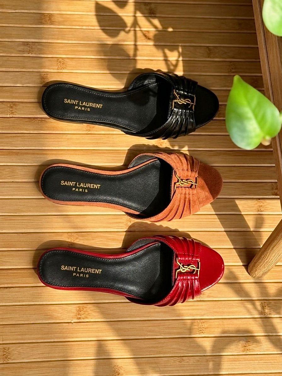 Ladies flats