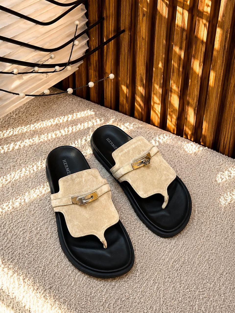 Ladies flats
