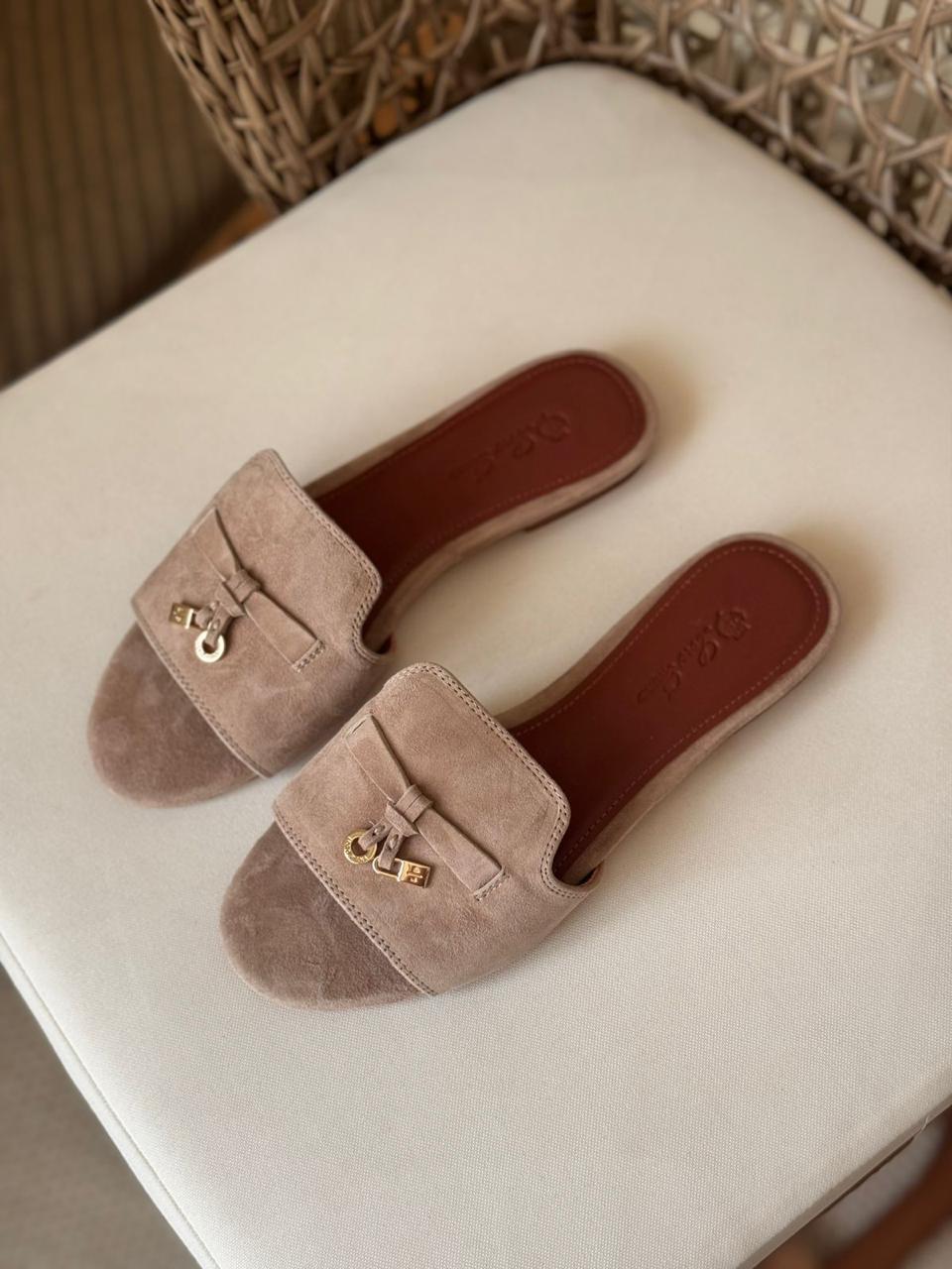 Ladies flats