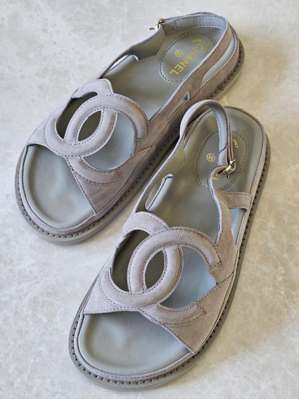 Ladies flats