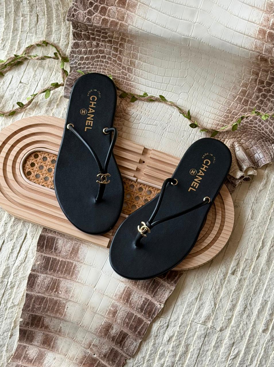 Ladies flats