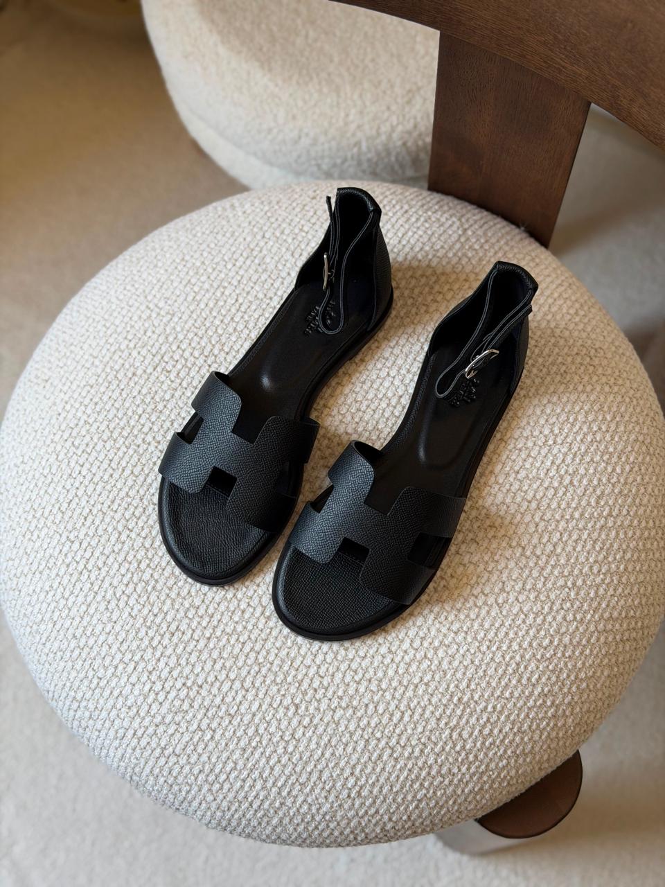 Ladies flats