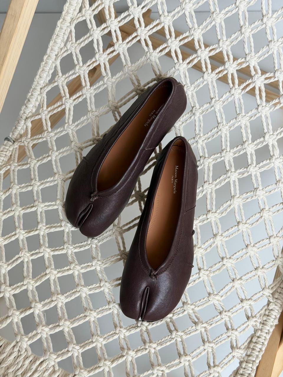 Ladies shoes