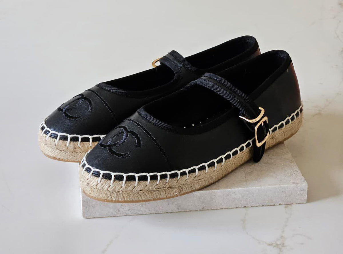 Ladies shoes