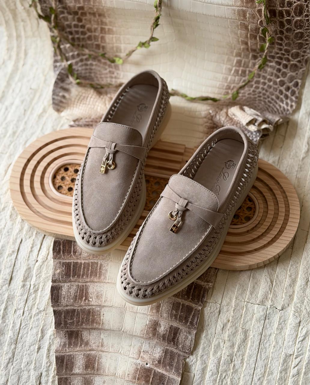 Ladies shoes