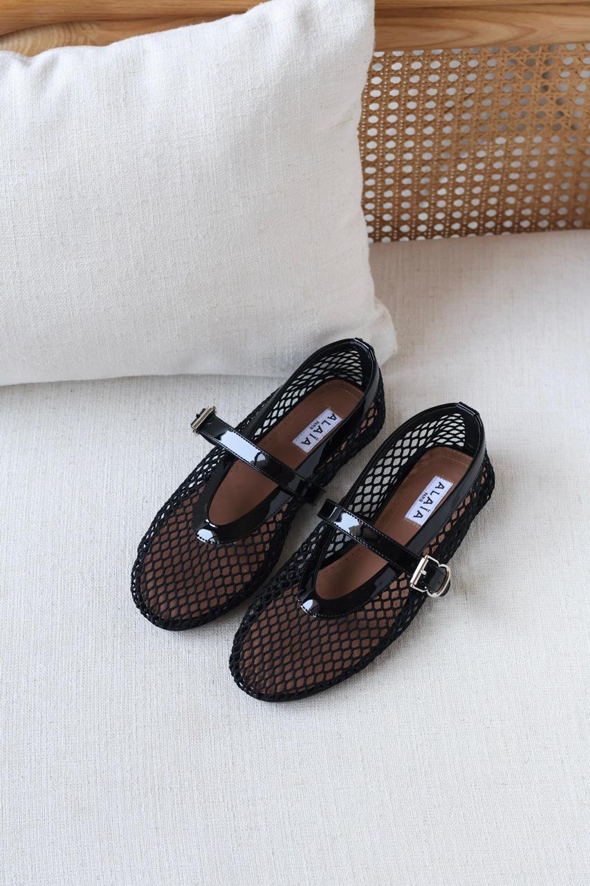 Ladies shoes