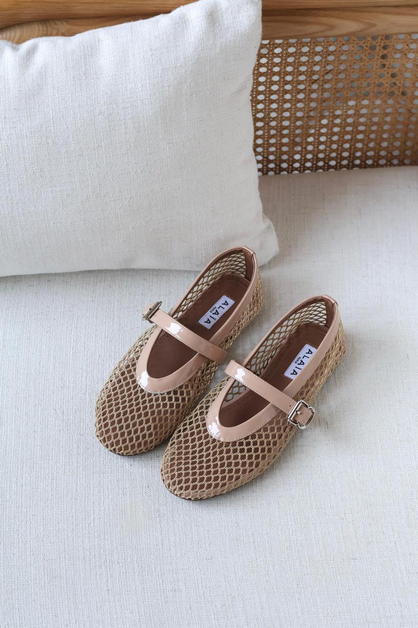 Ladies shoes
