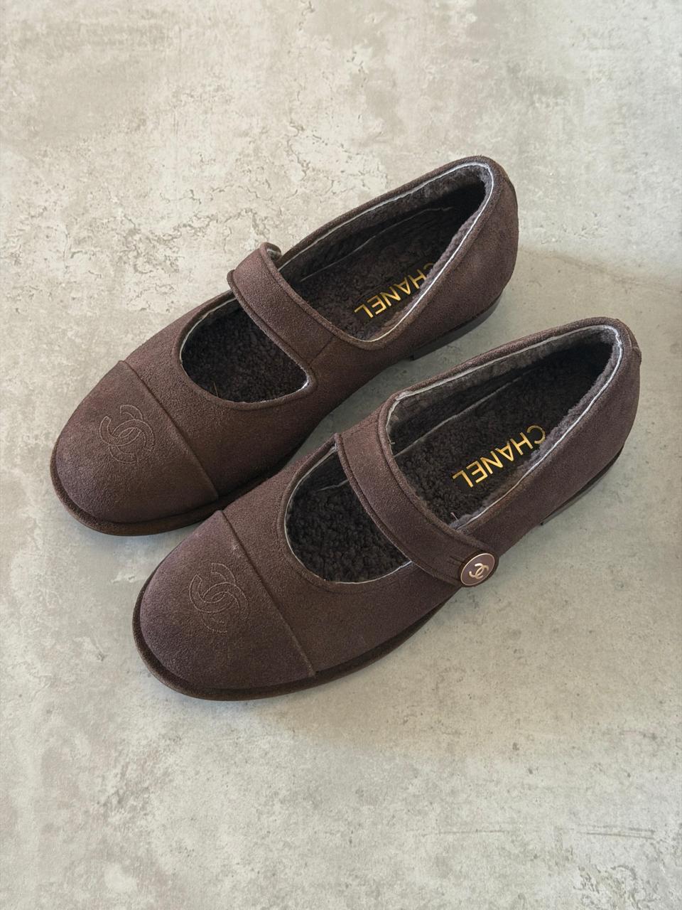 Ladies shoes