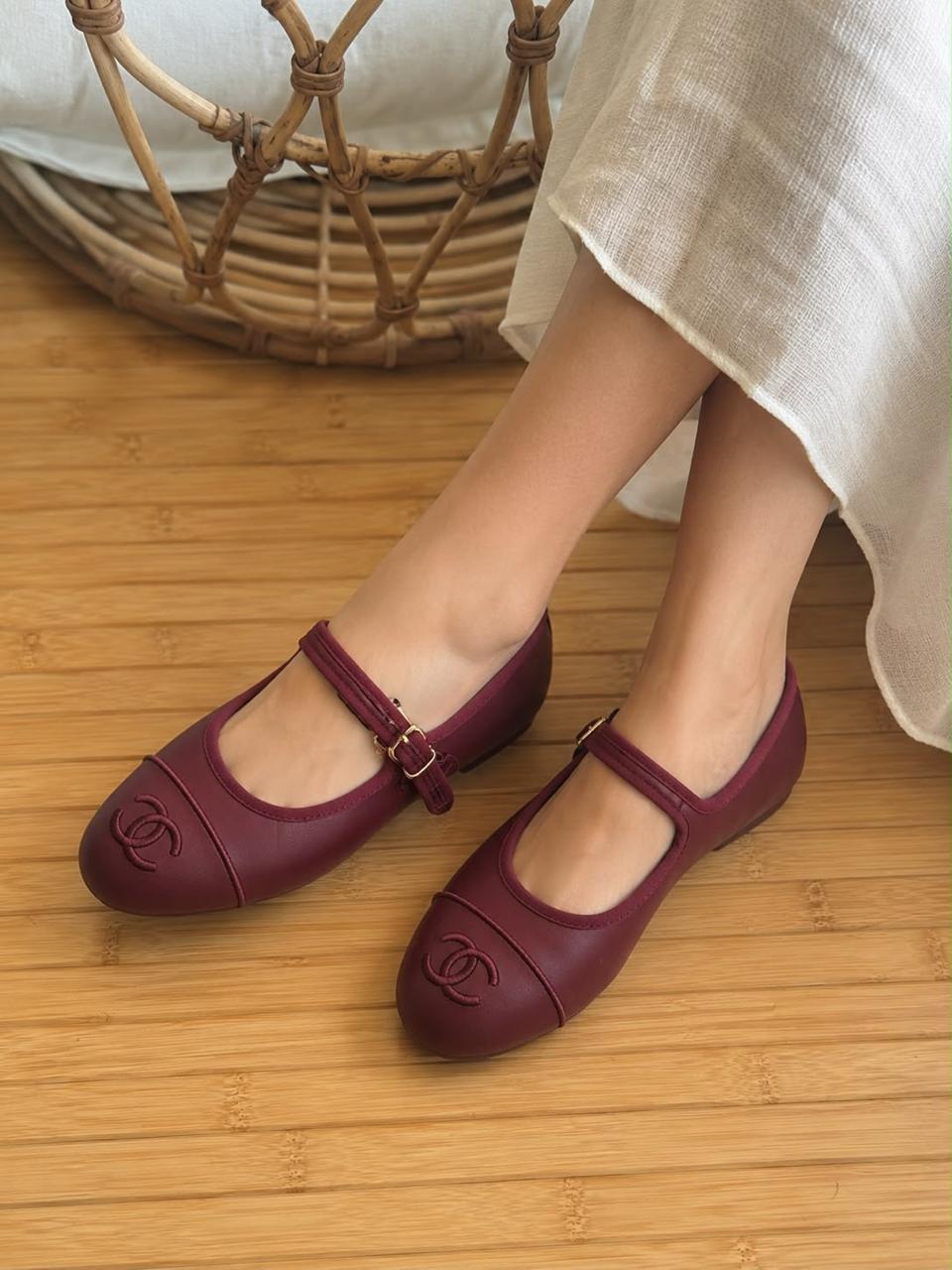 Ladies shoes