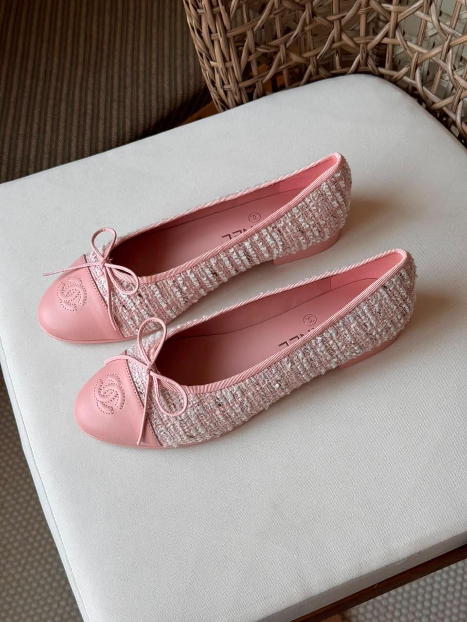 Ladies shoes