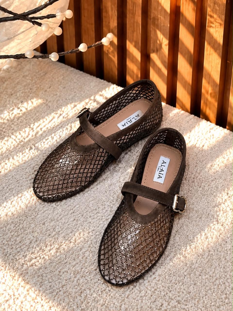 Ladies shoes