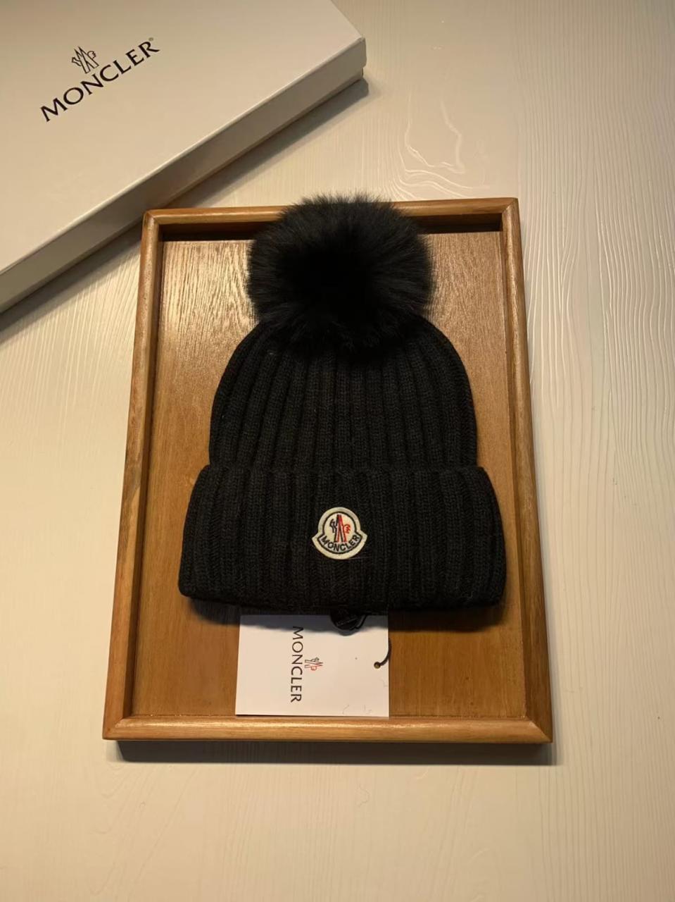 Ladies hats & caps