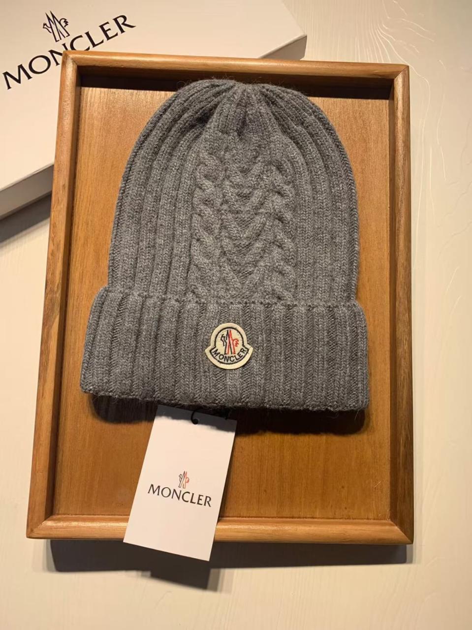 Ladies hats & caps