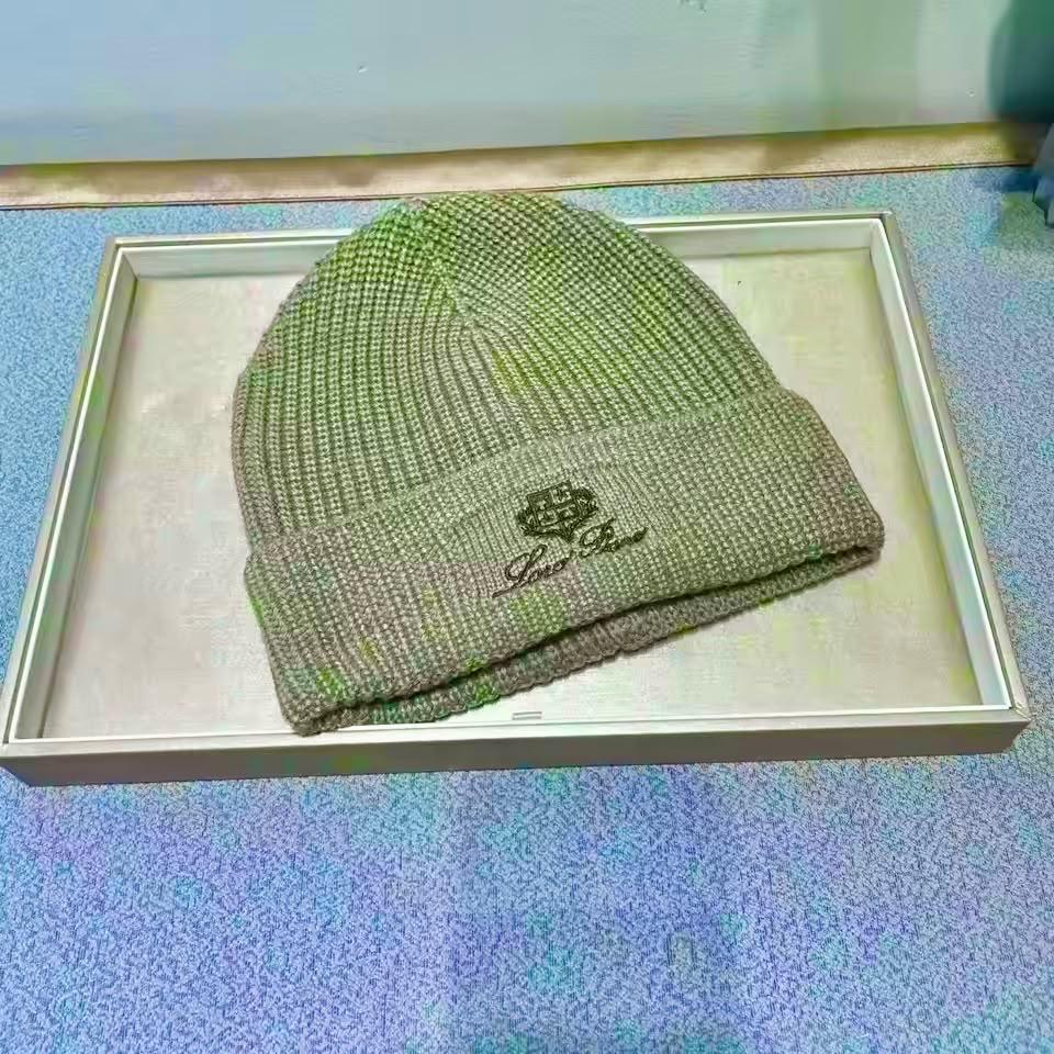 Ladies hats & caps