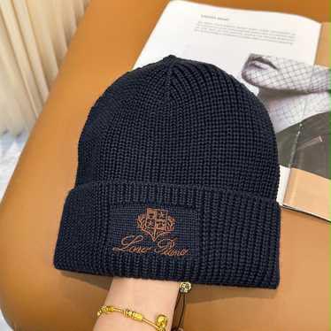 Ladies hats & caps