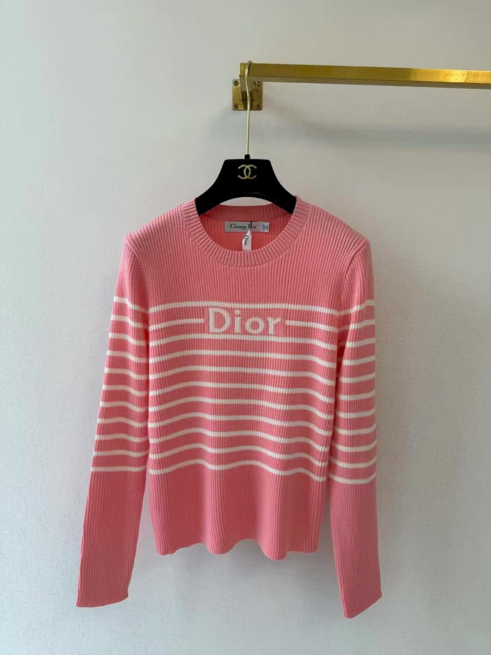 Ladies t-shirts & tops