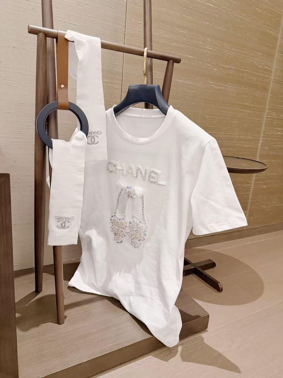 Ladies t-shirts & tops