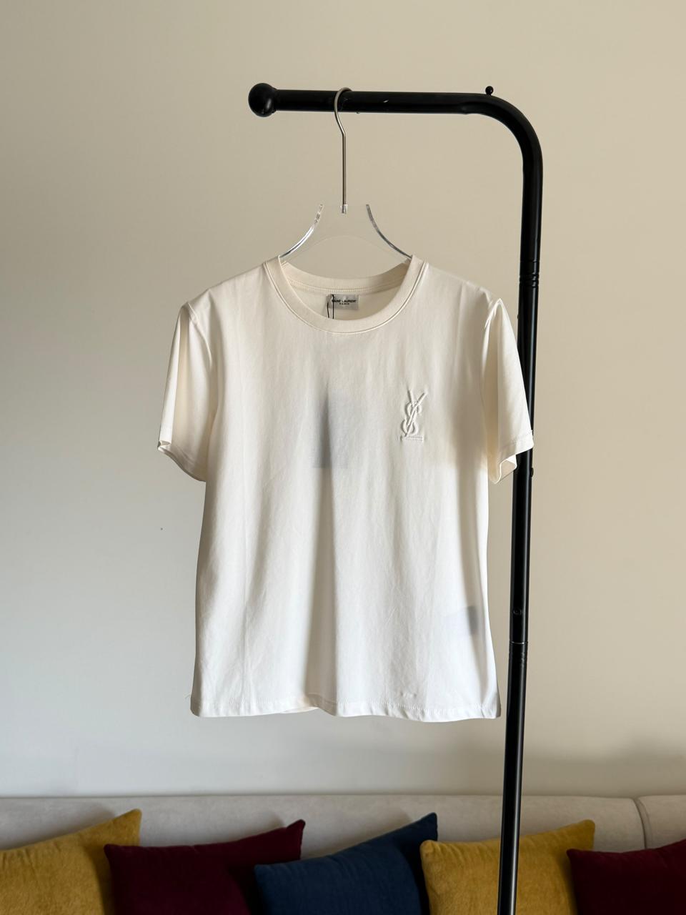 Ladies t-shirts & tops