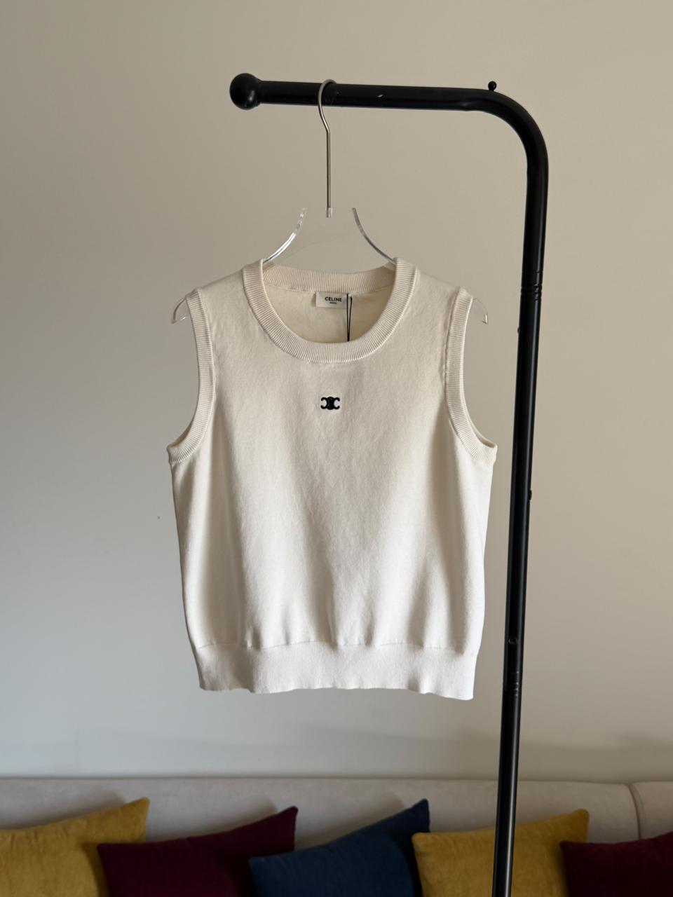 Ladies t-shirts & tops