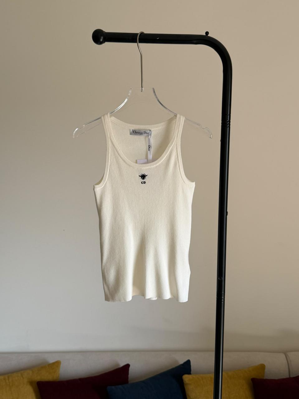 Ladies t-shirts & tops
