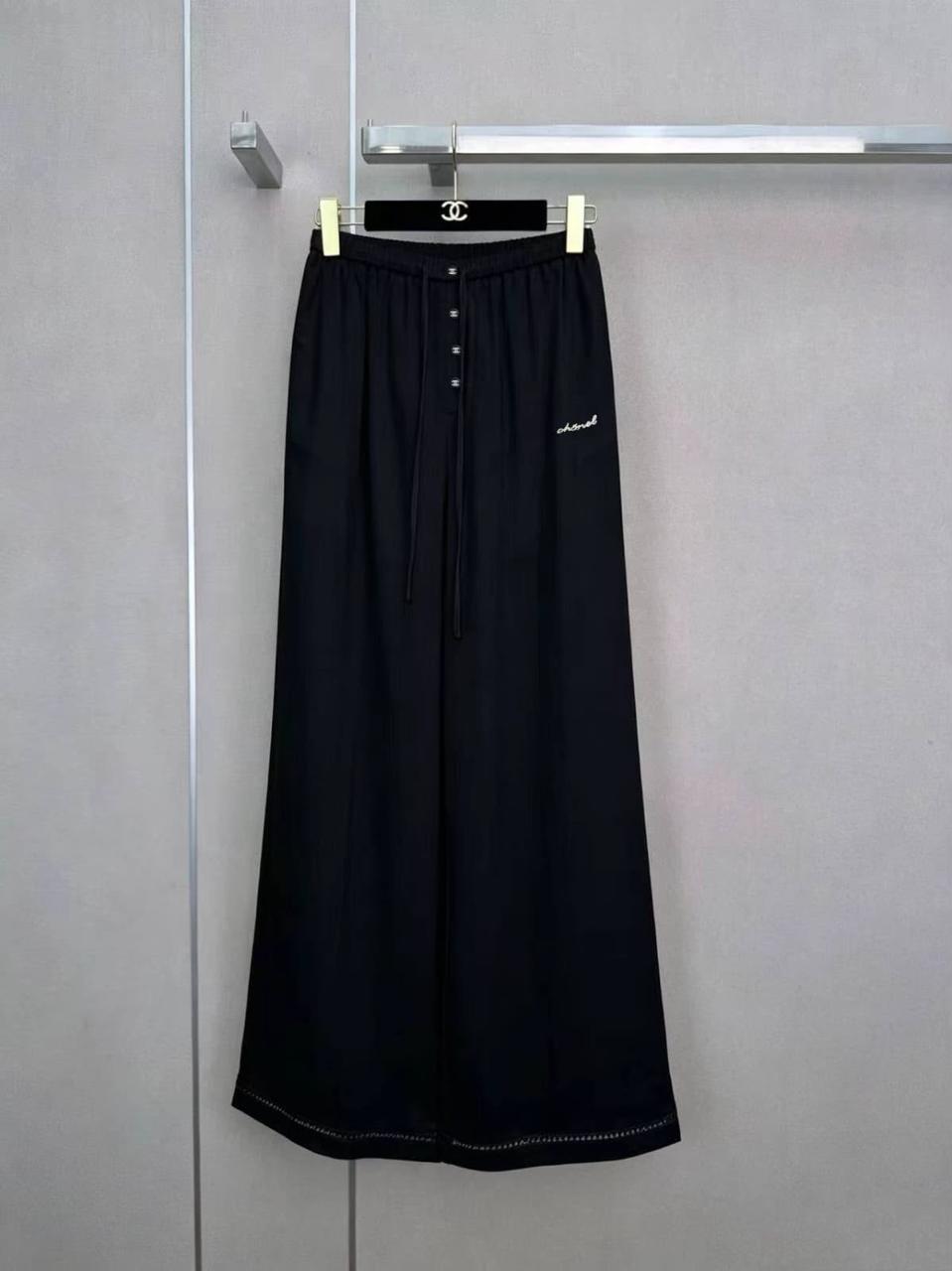 Ladies pants & shorts