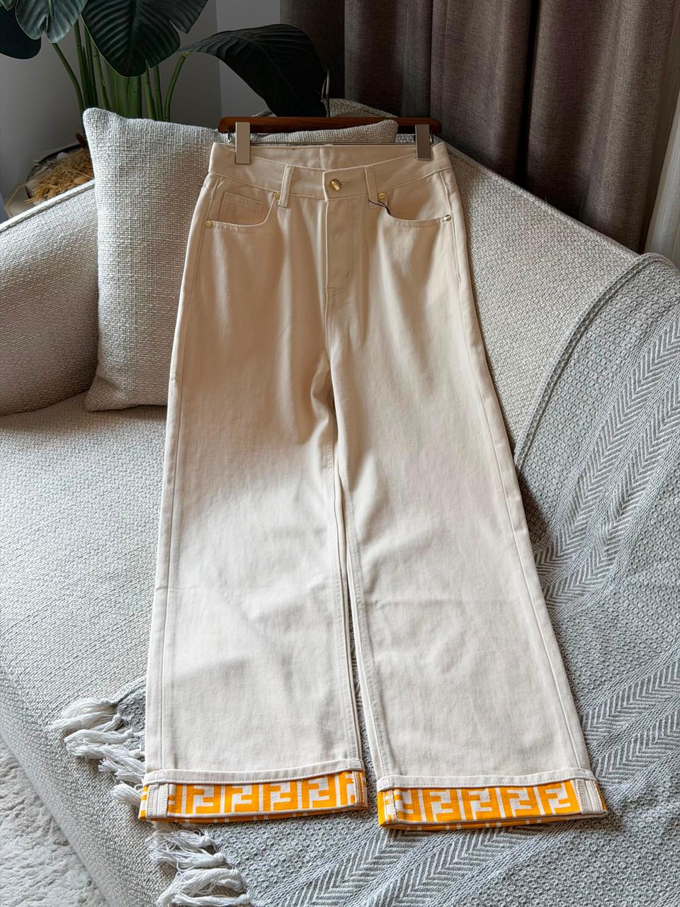 Ladies pants & shorts