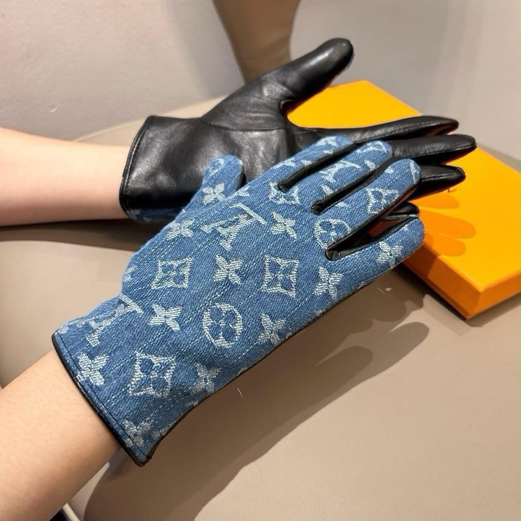 Ladies gloves & leggings