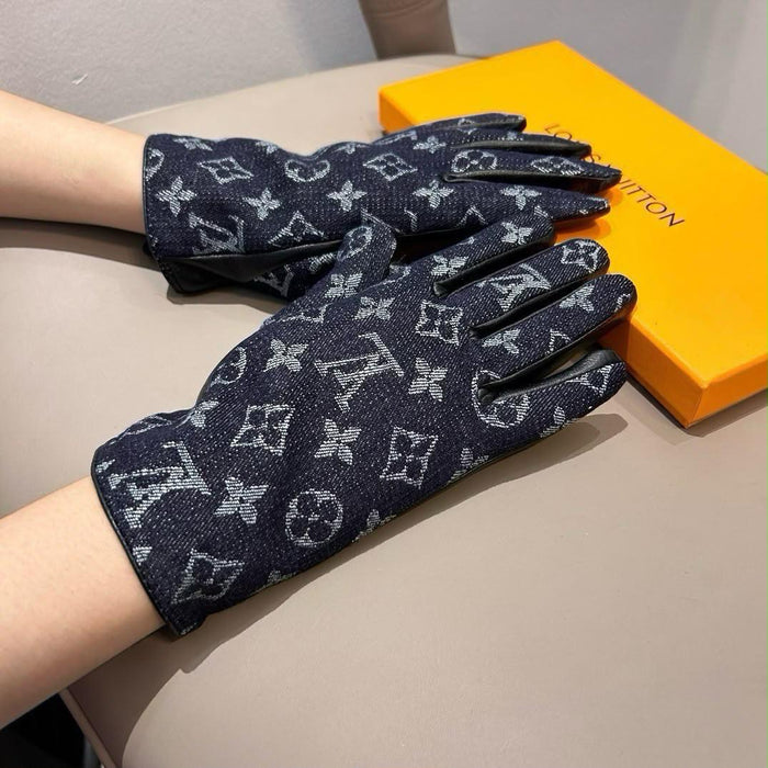 Ladies gloves & leggings