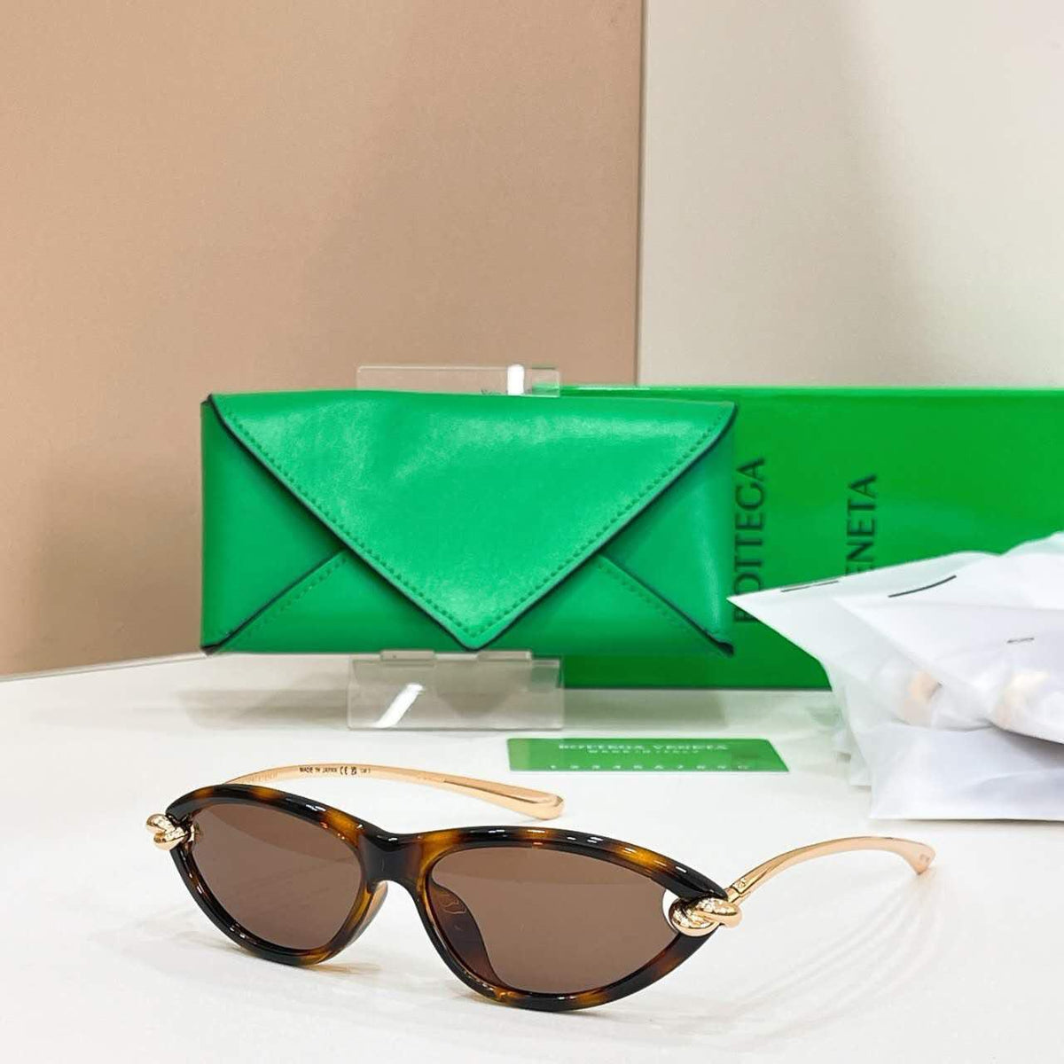 Ladies sunglasses