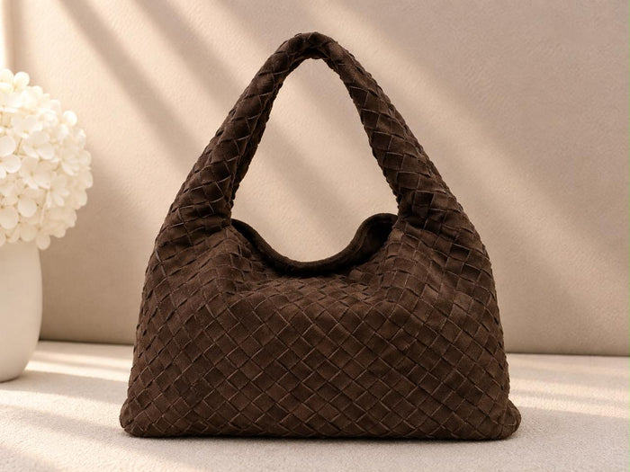 Ladies bo**ega bags